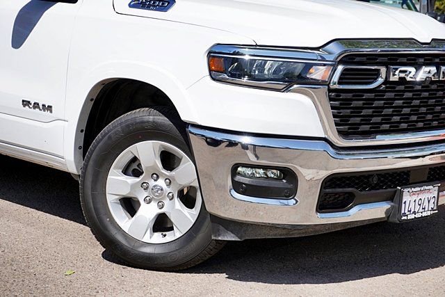 Used 2025 RAM 1500 Big Horn AWD/4WD image 4