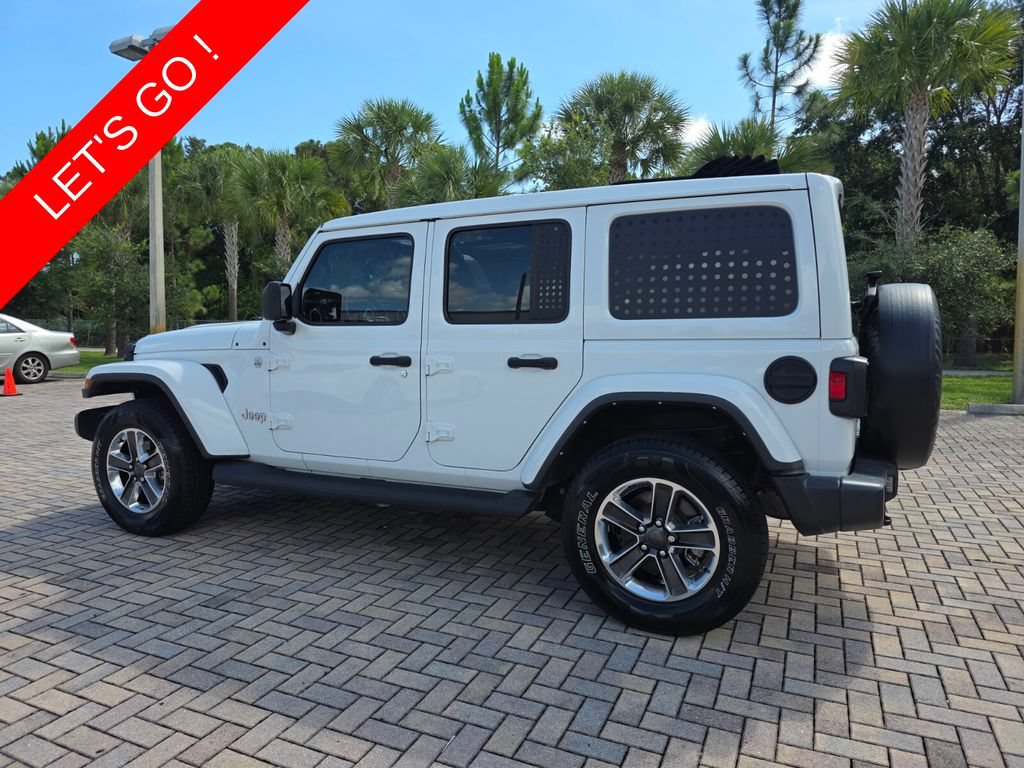 Used 2022 Jeep Wrangler Unlimited Sahara AWD/4WD image 9