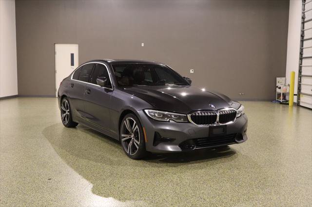 Used 2021 BMW 330i Sedan w/ Premium Package RWD image 1