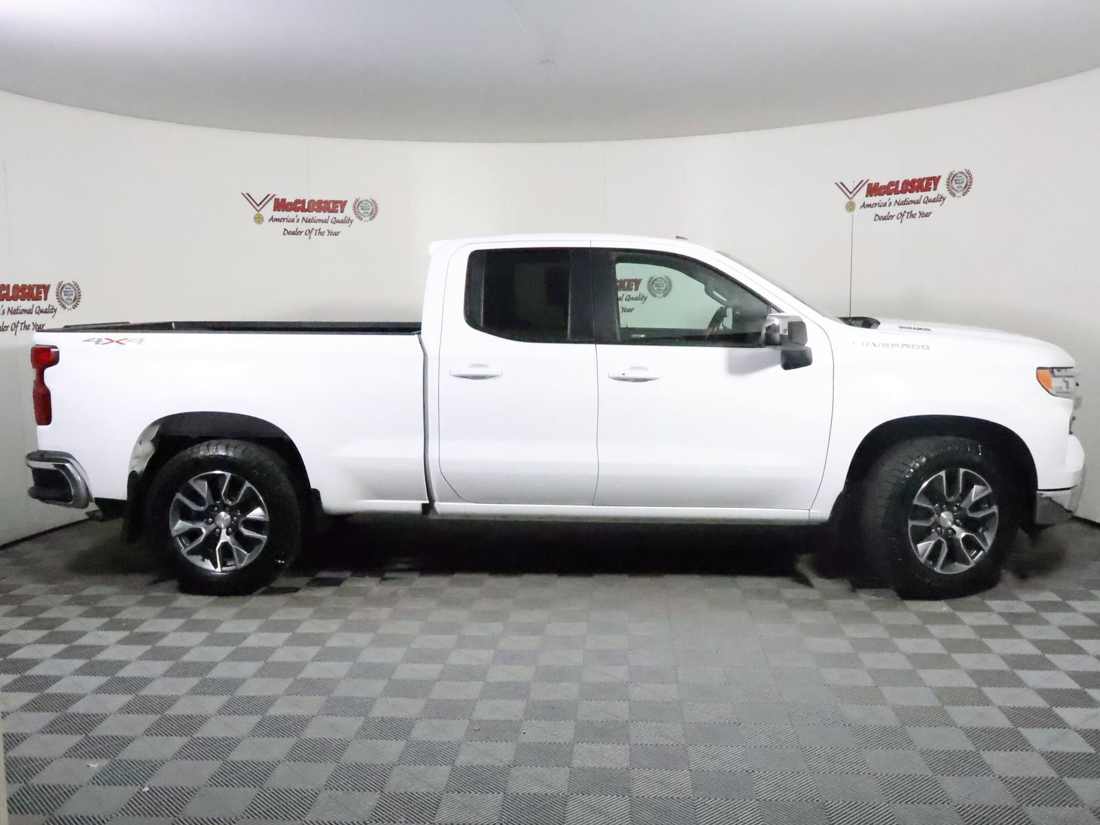 Used 2023 Chevrolet Silverado 1500 LT image 4