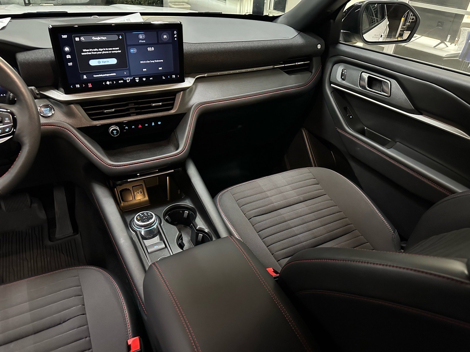 Certified 2025 Ford Explorer ST-Line image 31