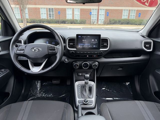 Used 2024 Hyundai Venue SEL image 20