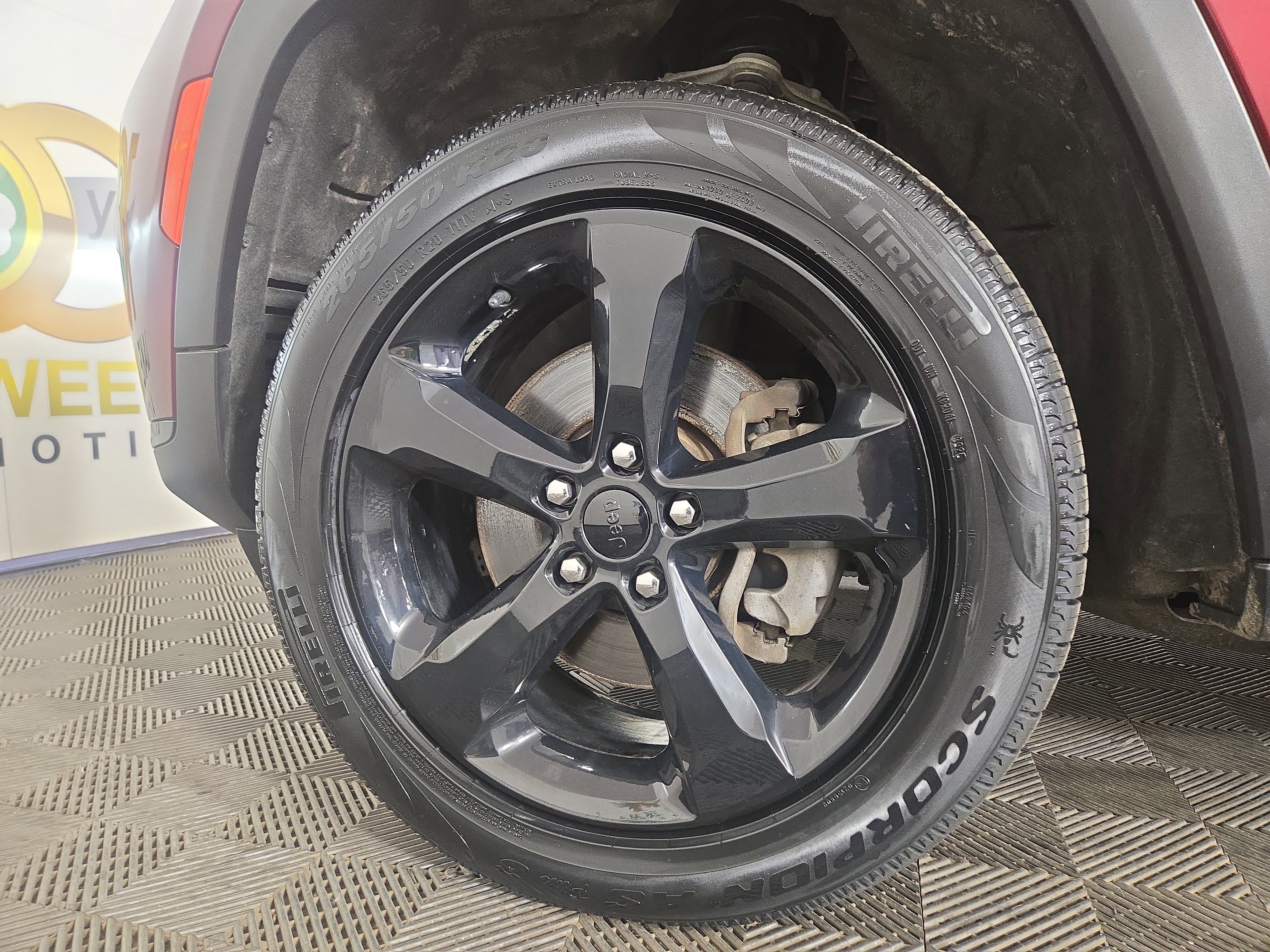 Used 2023 Jeep Grand Cherokee L Laredo AWD/4WD image 36