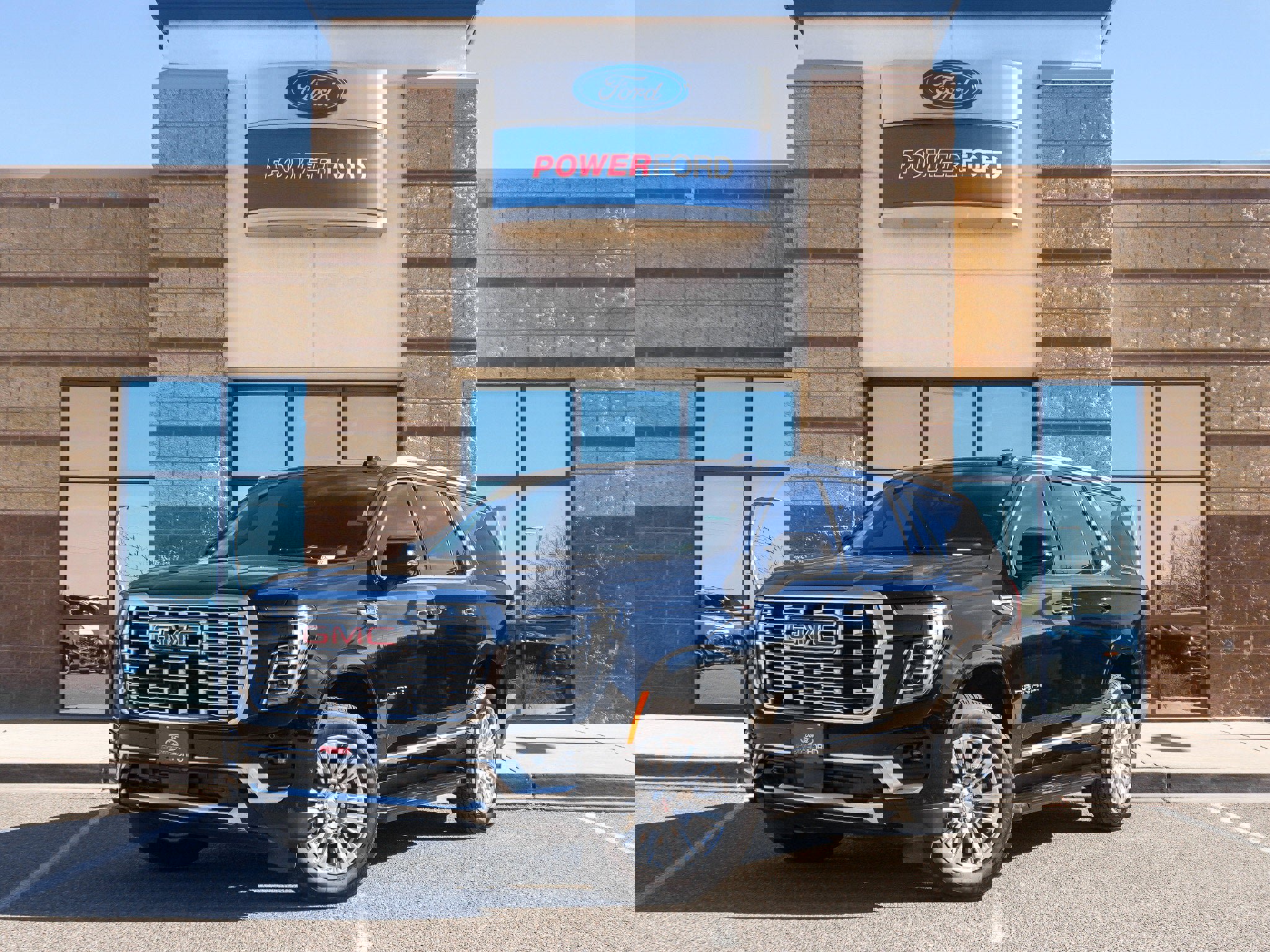 Used 2025 GMC Yukon Denali image 2