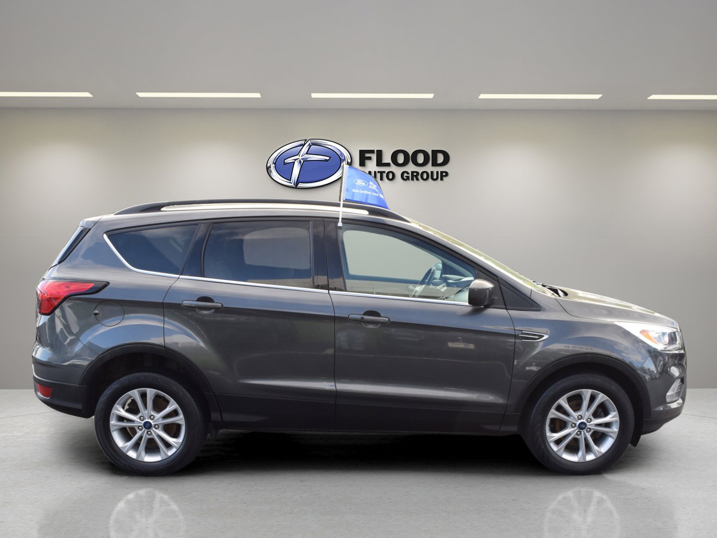 Used 2019 Ford Escape SEL FWD image 3