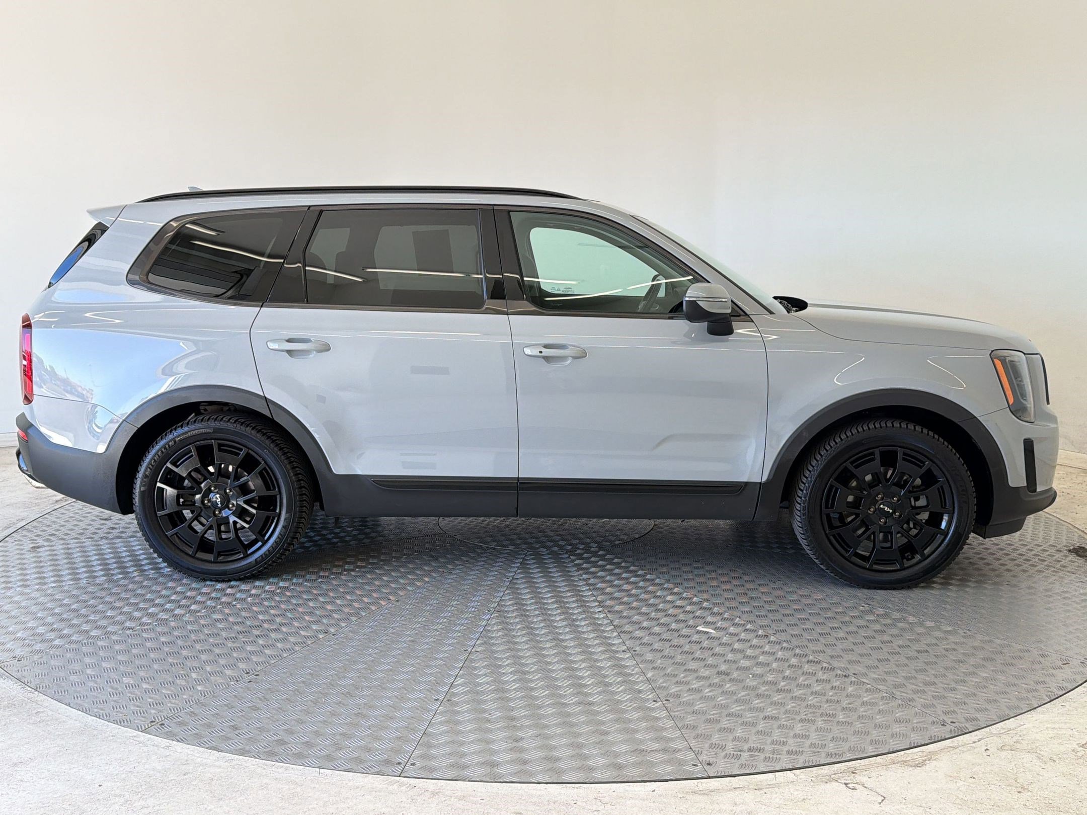 Used 2022 Kia Telluride EX w/ EX Premium Package image 8