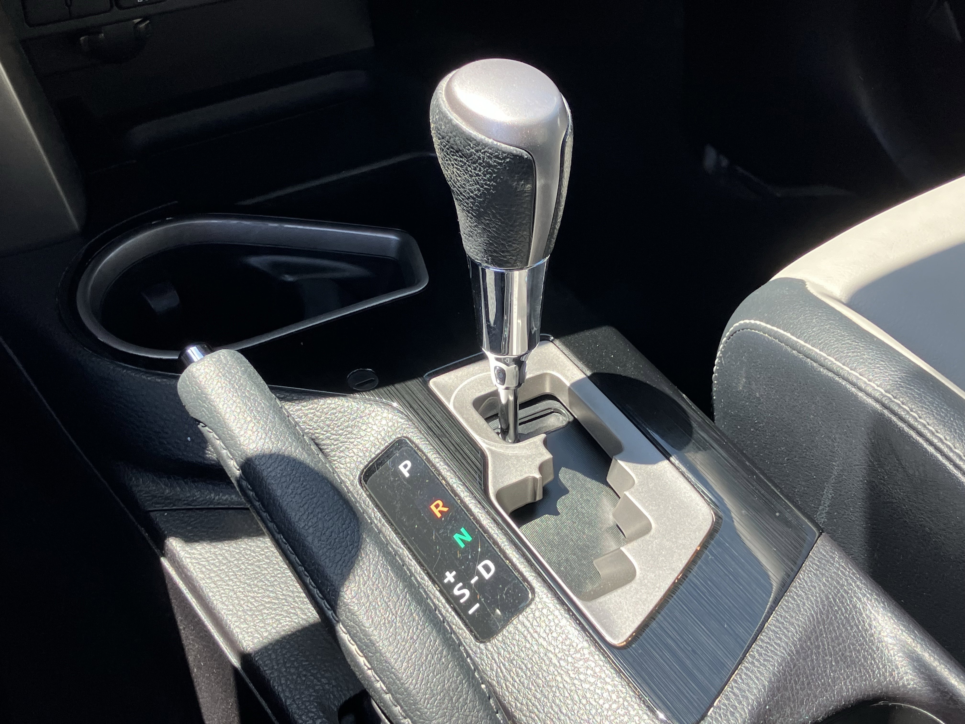 Used 2016 Toyota RAV4 Limited FWD image 28