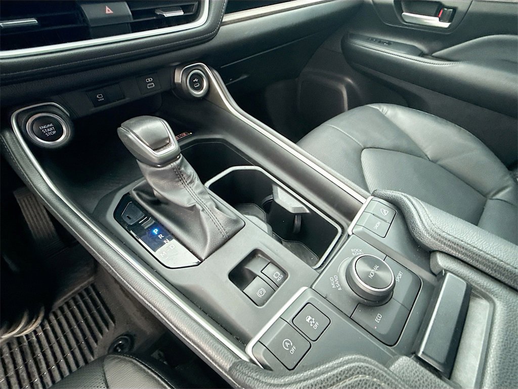 Used 2024 Toyota Grand Highlander Platinum image 17