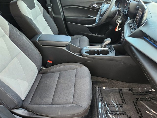 Used 2024 Chevrolet Trax LS w/ LS Convenience Package FWD image 18