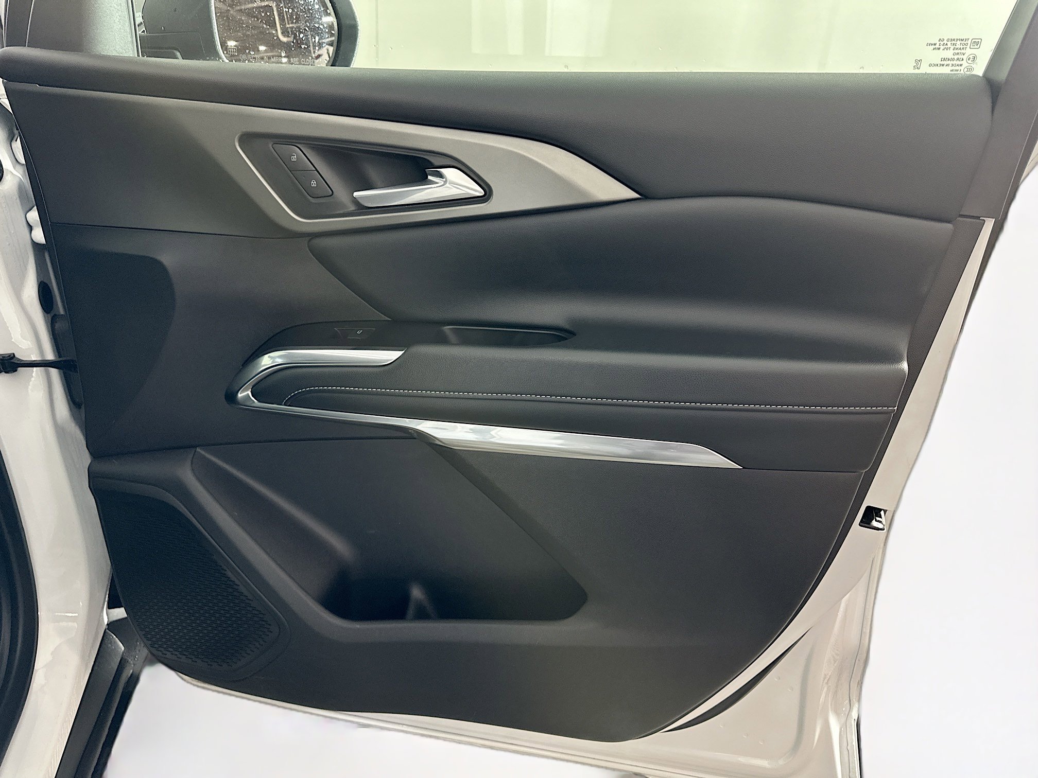 Used 2025 Chevrolet Traverse LT image 34