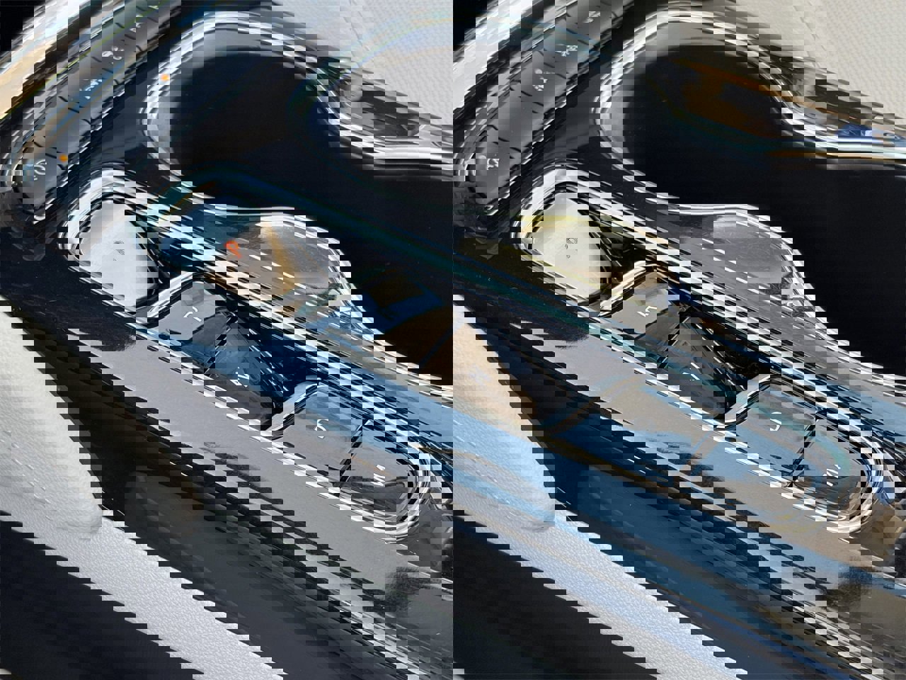 Used 2023 Buick Envision Avenir image 29