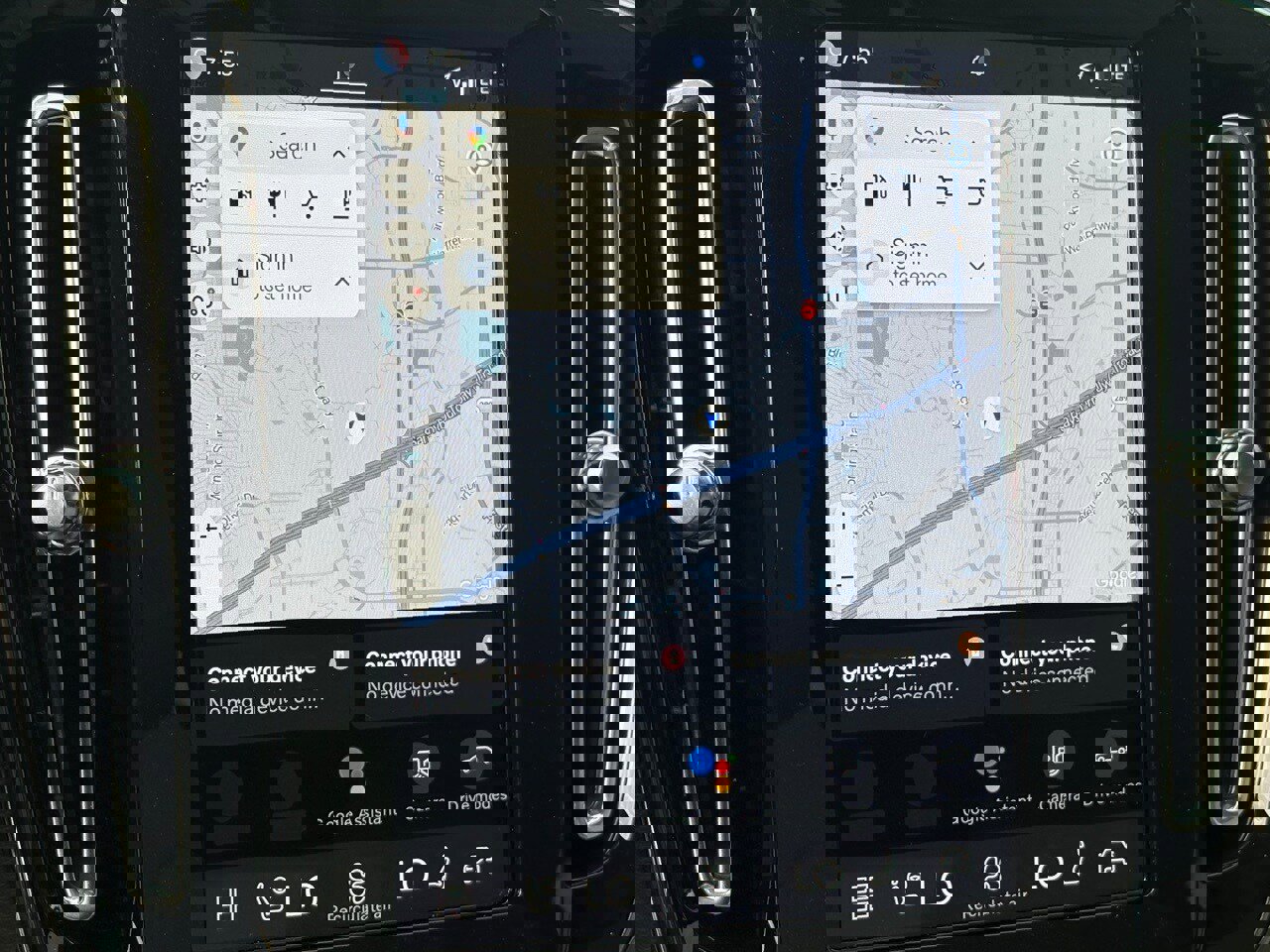 New 2026 Volvo XC40 B5 Ultra w/ Protection Package Premier image 13