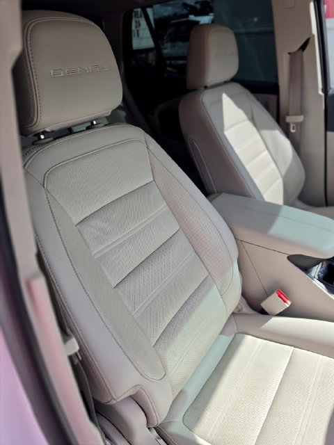 Used 2024 GMC Terrain Denali w/ Denali Premium Package AWD/4WD image 21