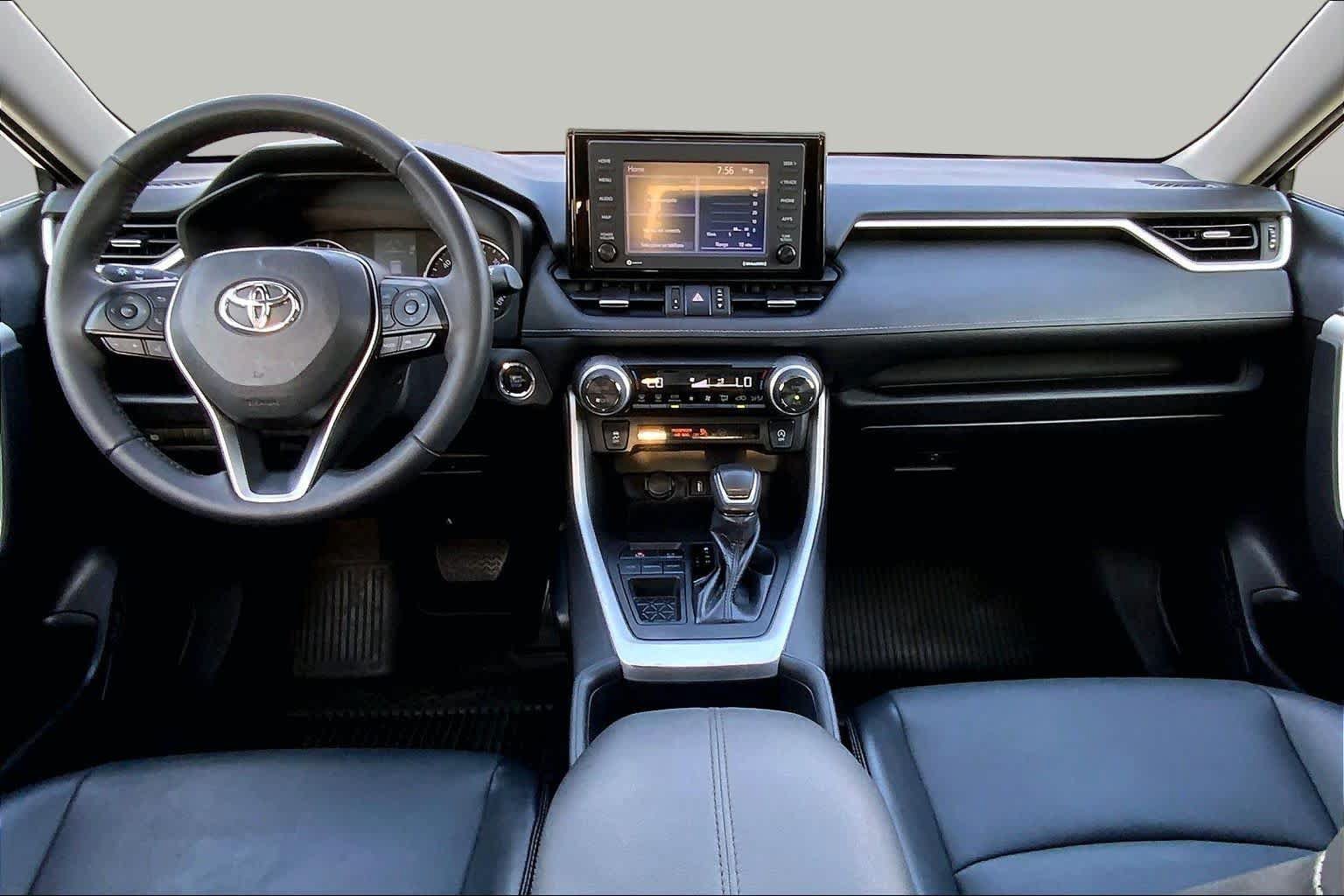 Used 2022 Toyota RAV4 XLE Premium FWD image 16