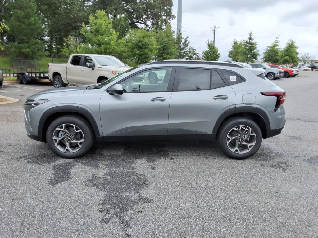 New 2026 Chevrolet Trax LT w/ Driver Confidence Package FWD image 8