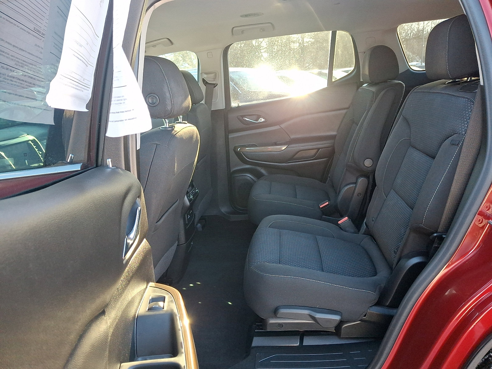 Used 2021 GMC Acadia SLE w/ Driver Convenience Package image 10