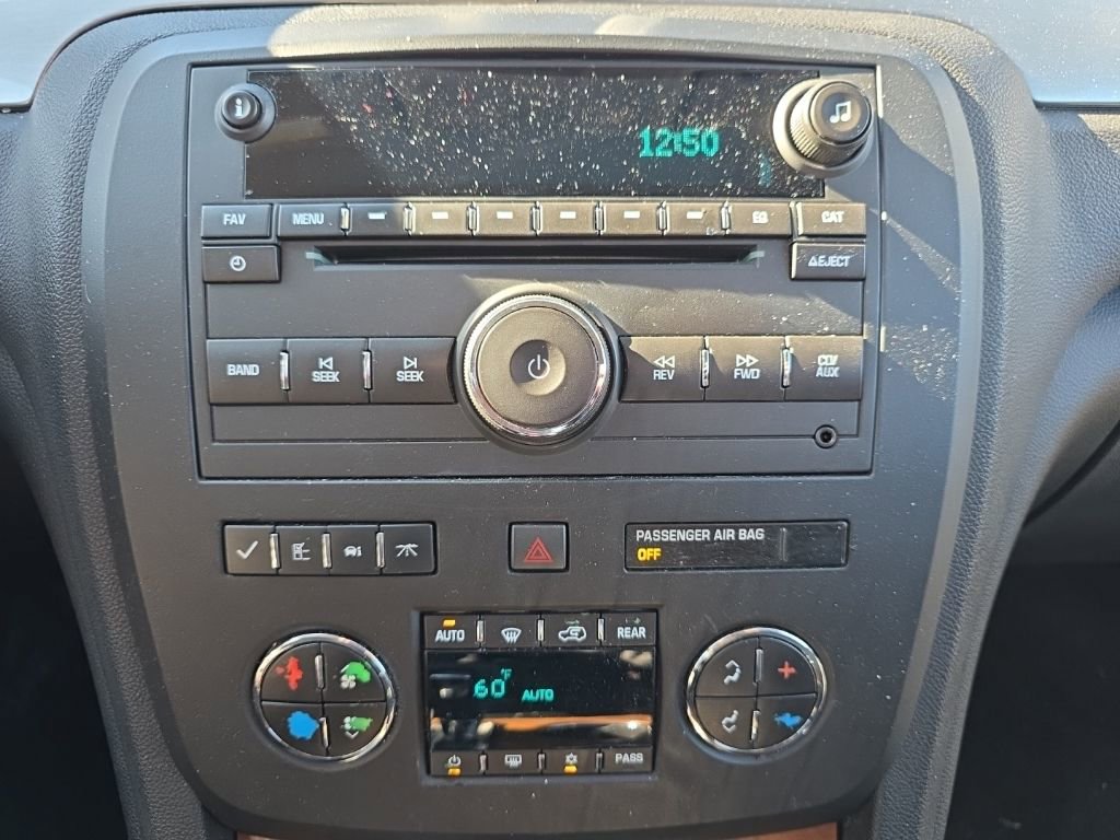 Used 2011 Buick Enclave CXL image 30