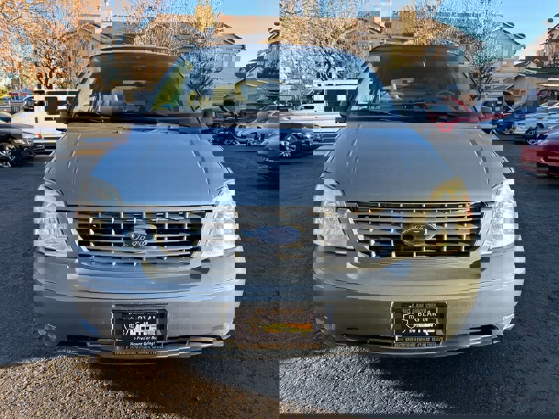 Used 2005 Ford Freestar SE image 2