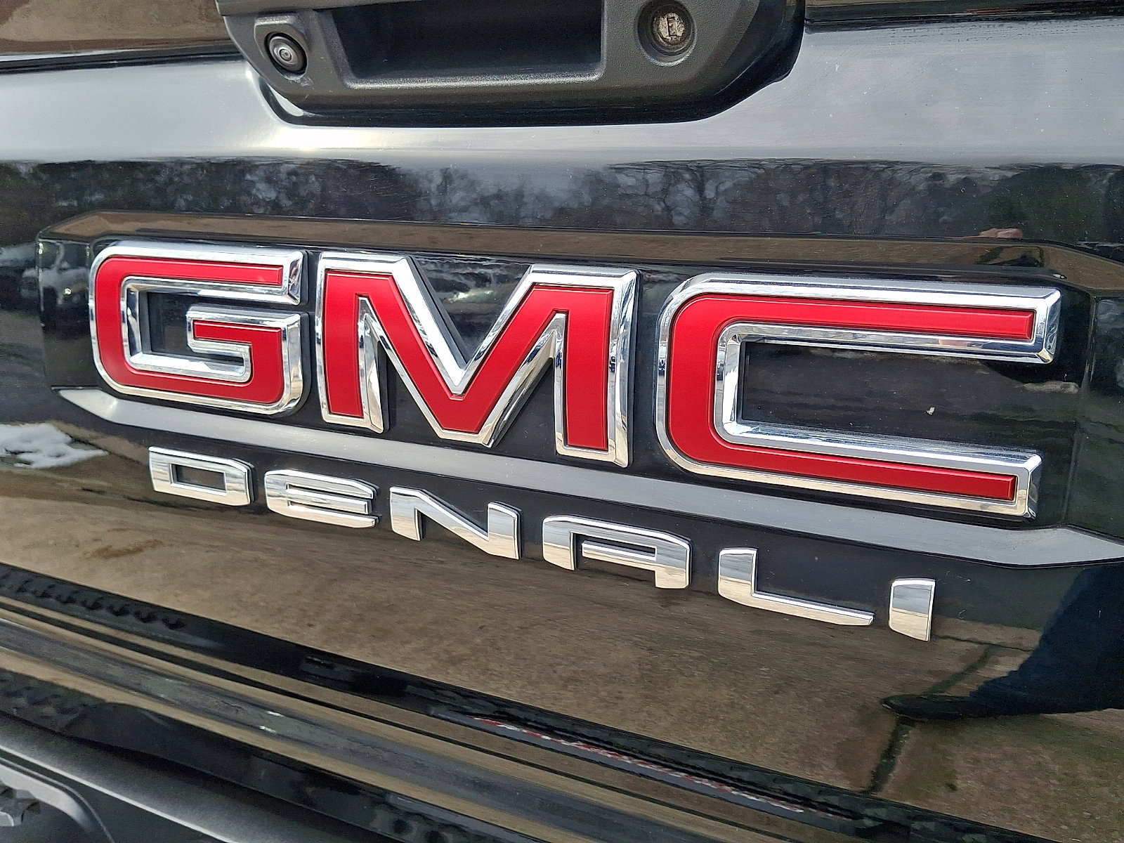Used 2023 GMC Canyon Denali w/ Denali Black Edition image 32