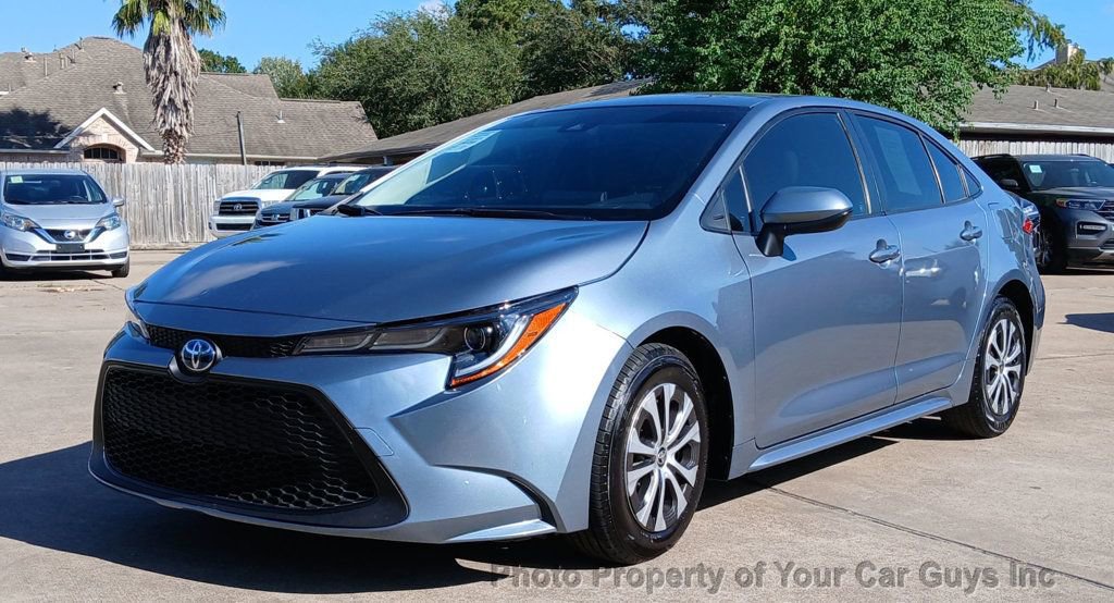 Used 2022 Toyota Corolla LE image 3