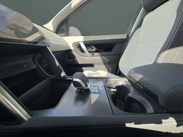 Certified 2024 Land Rover Discovery Sport S image 25