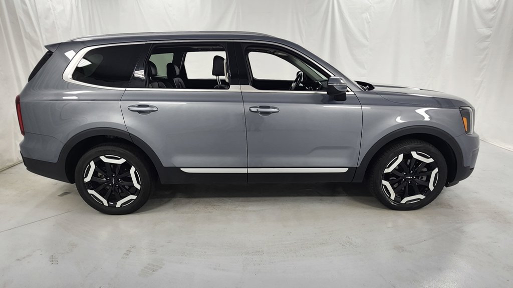 Used 2025 Kia Telluride S AWD/4WD image 2