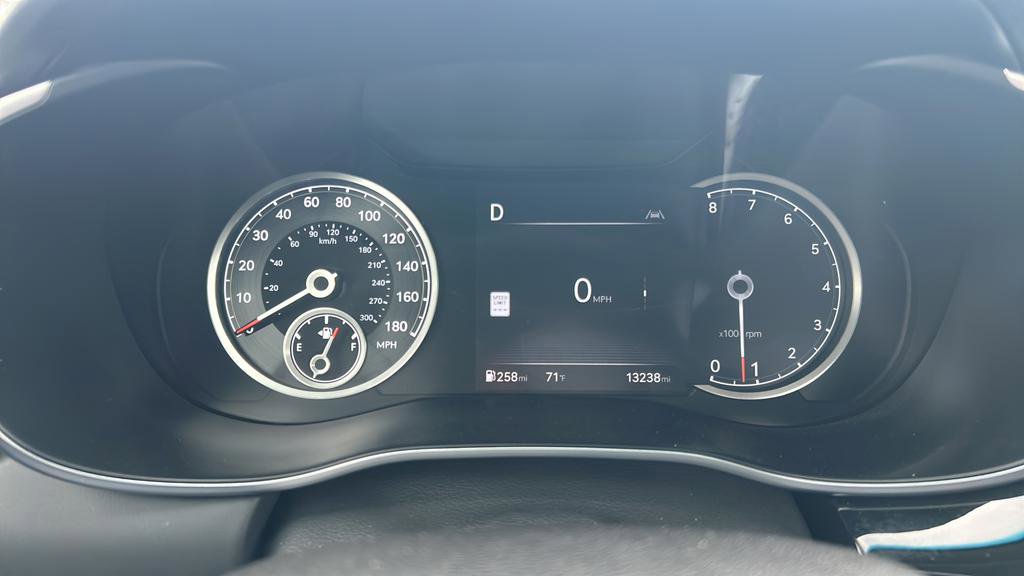 Used 2025 Genesis G70 2.5T image 23