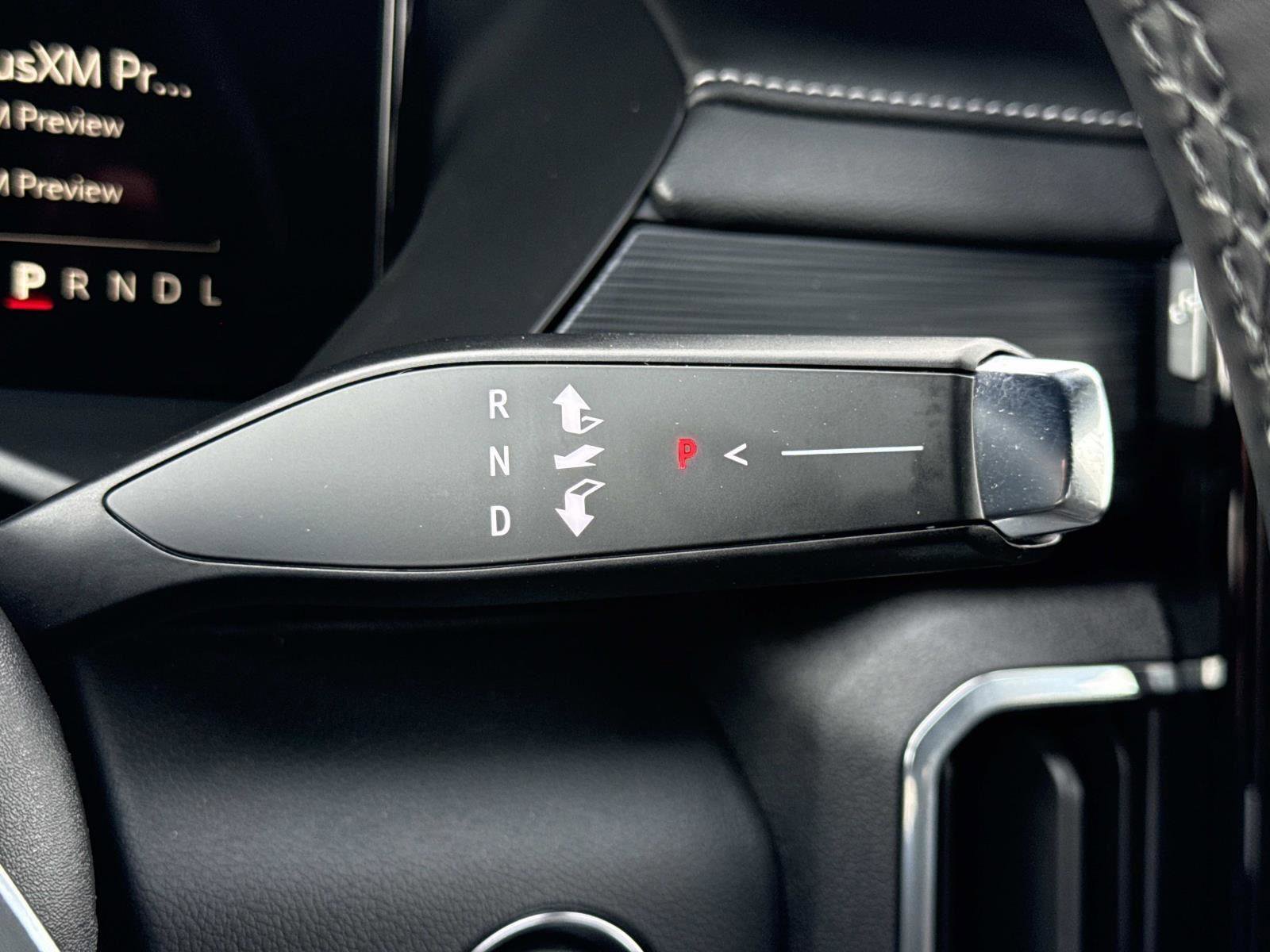 Used 2025 GMC Acadia Elevation image 10