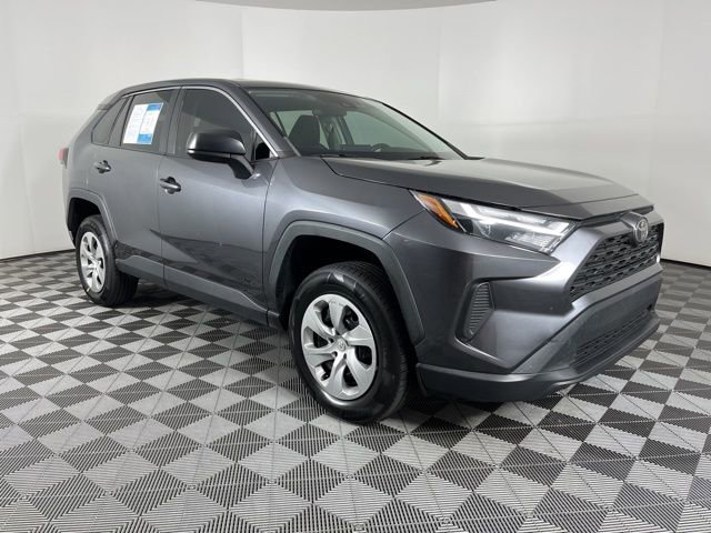 Used 2023 Toyota RAV4 LE FWD image 3