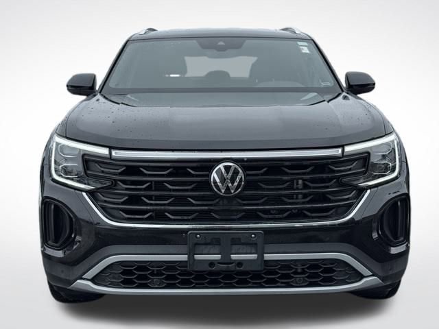 Used 2025 Volkswagen Atlas Cross Sport SE image 3