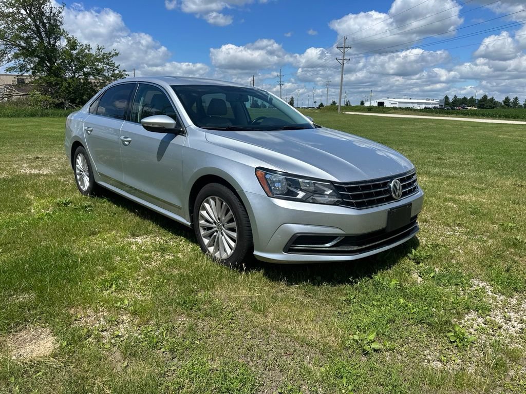 Used 2016 Volkswagen Passat 1.8T SE FWD image 1