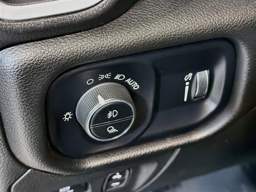 Used 2023 RAM 1500 Big Horn AWD/4WD image 12