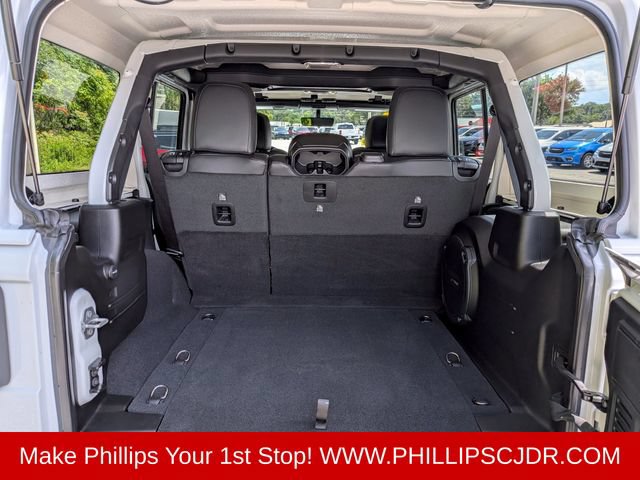 Used 2022 Jeep Wrangler Unlimited Rubicon AWD/4WD image 12
