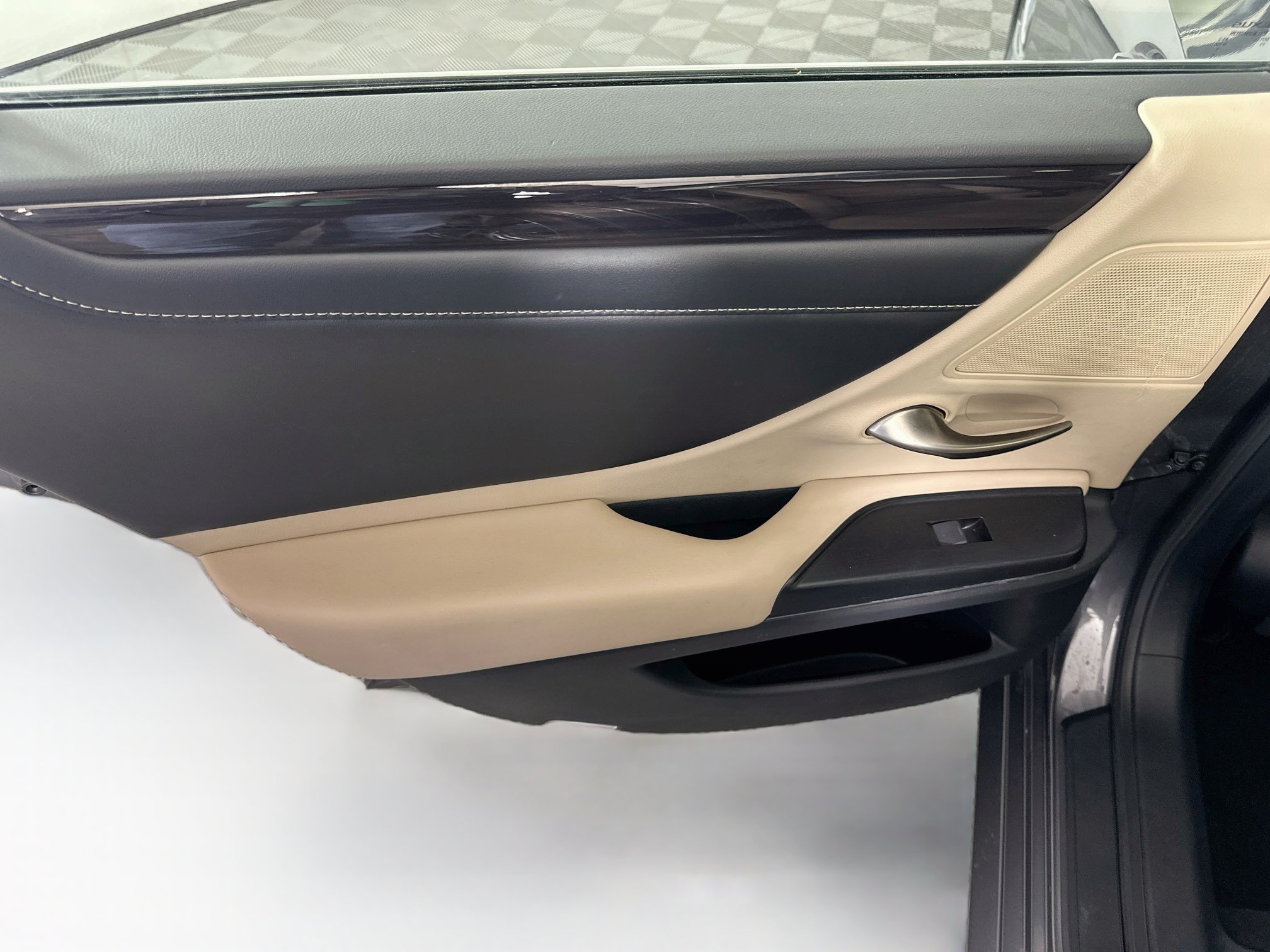 Used 2020 Lexus ES 350 w/ Premium Package FWD image 25