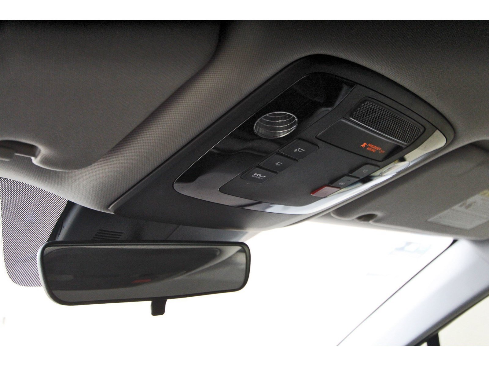 Used 2024 Kia Carnival EX FWD image 24