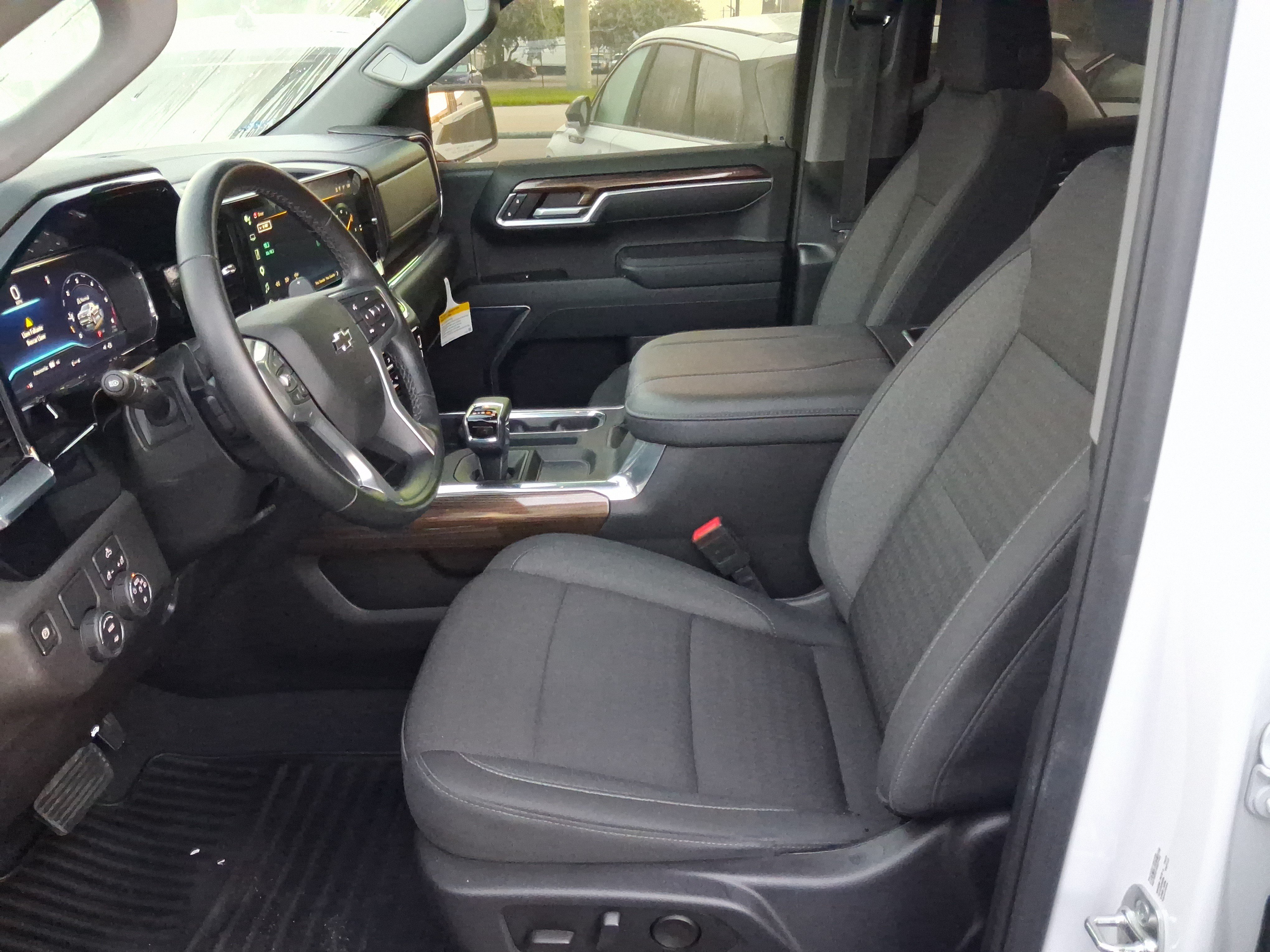 Used 2025 Chevrolet Silverado 1500 RST RWD image 10