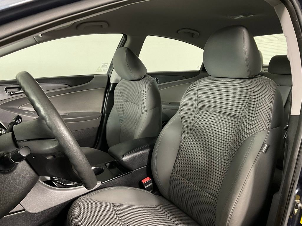 Used 2011 Hyundai Sonata GLS FWD image 14
