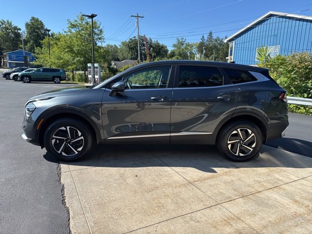 Used 2024 Kia Sportage LX image 6