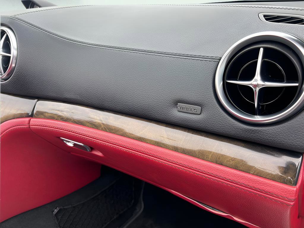 Used 2014 Mercedes-Benz SL 550 w/ Driver Assistance Package image 25