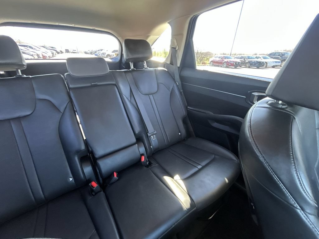 Used 2025 Kia Sorento S FWD image 17