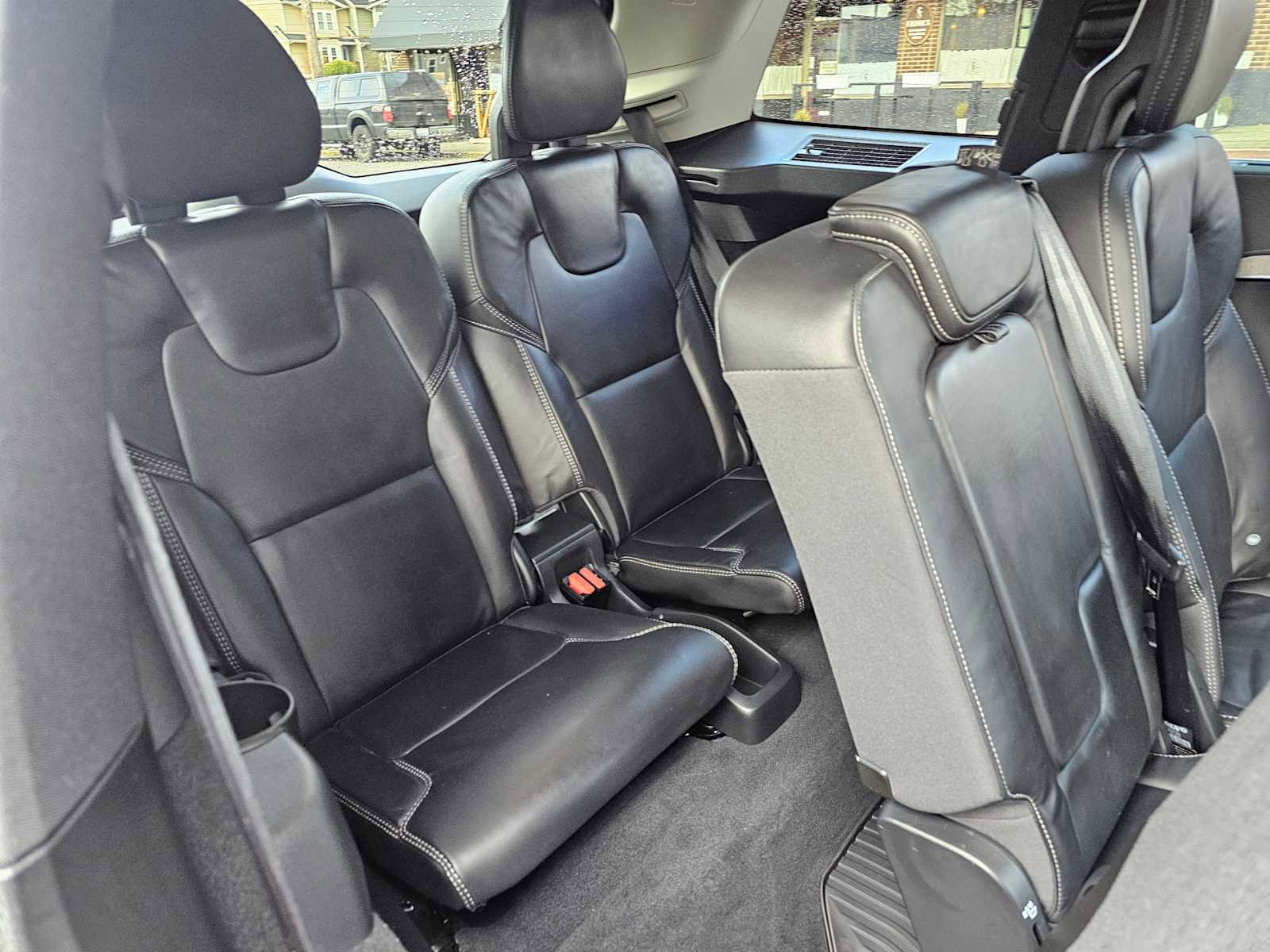 Certified 2024 Volvo XC90 B6 Ultimate w/ Protection Package Premier image 22