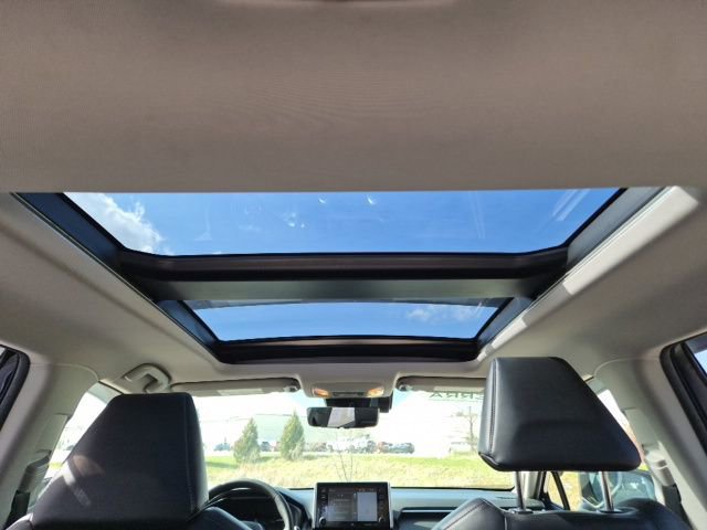 Used 2020 Toyota RAV4 Limited image 41