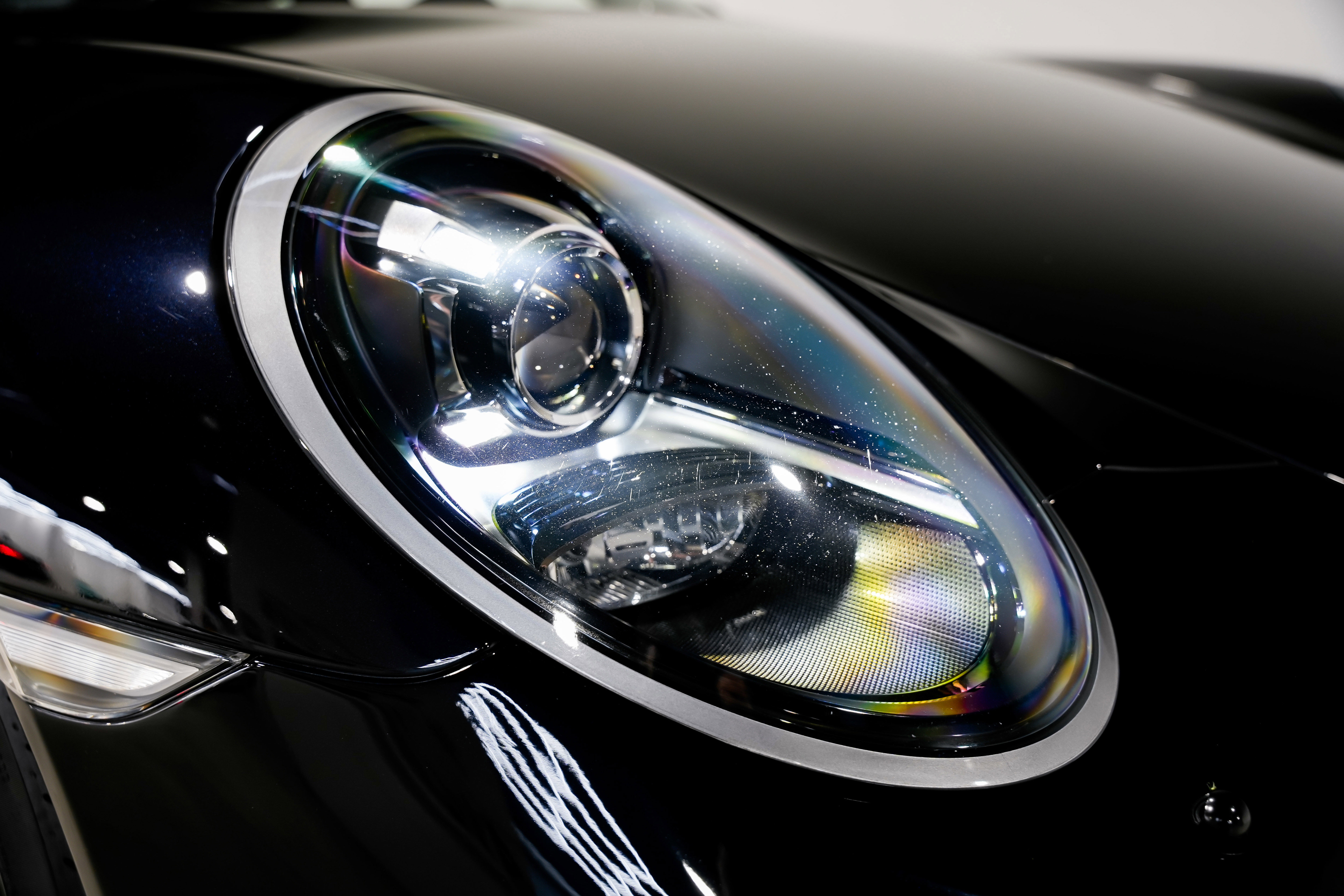 Used 2018 Porsche 911 Carrera GTS image 36