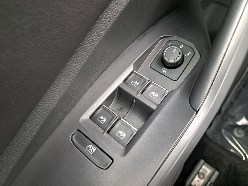 Used 2024 Volkswagen Jetta SE image 27