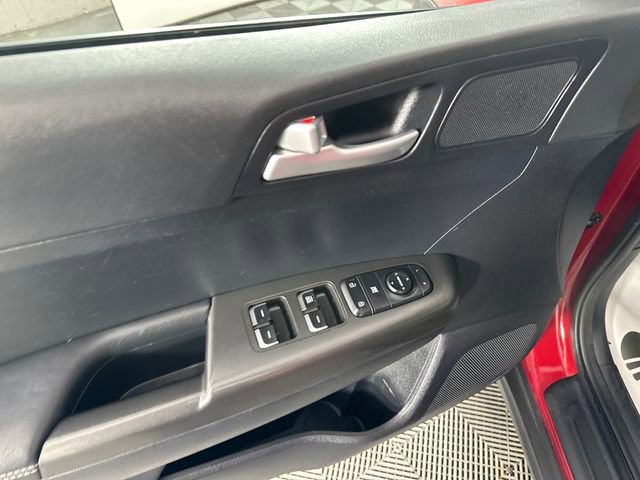 Used 2021 Kia Sportage LX image 20