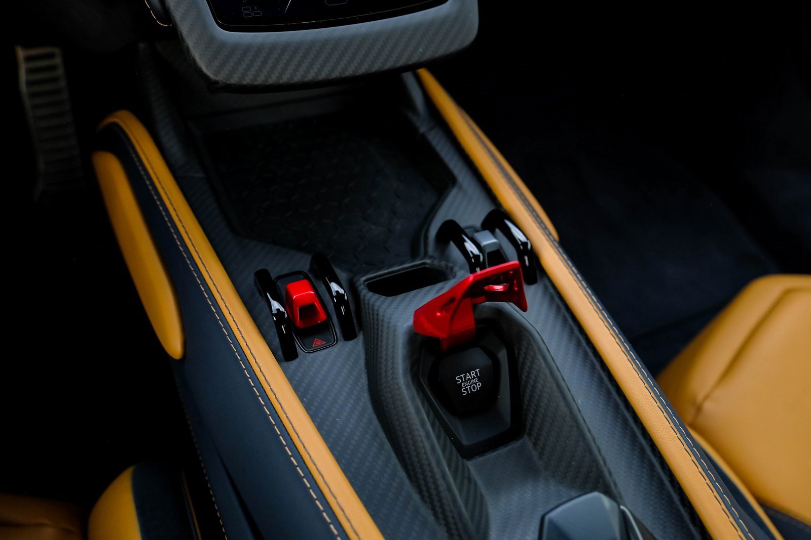 Used 2025 Lamborghini Revuelto image 28