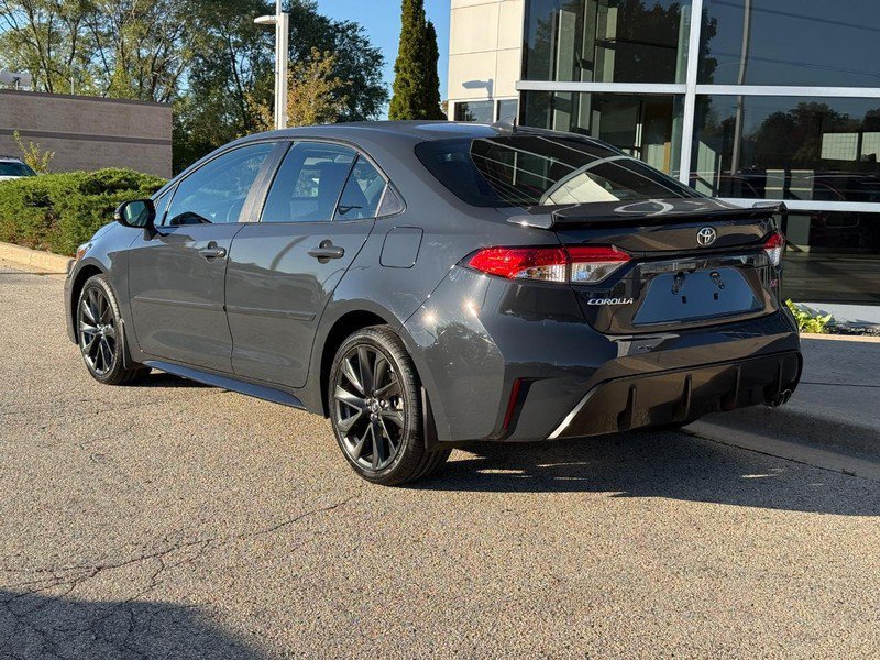 Used 2024 Toyota Corolla SE w/ SE Convenience Package FWD image 5