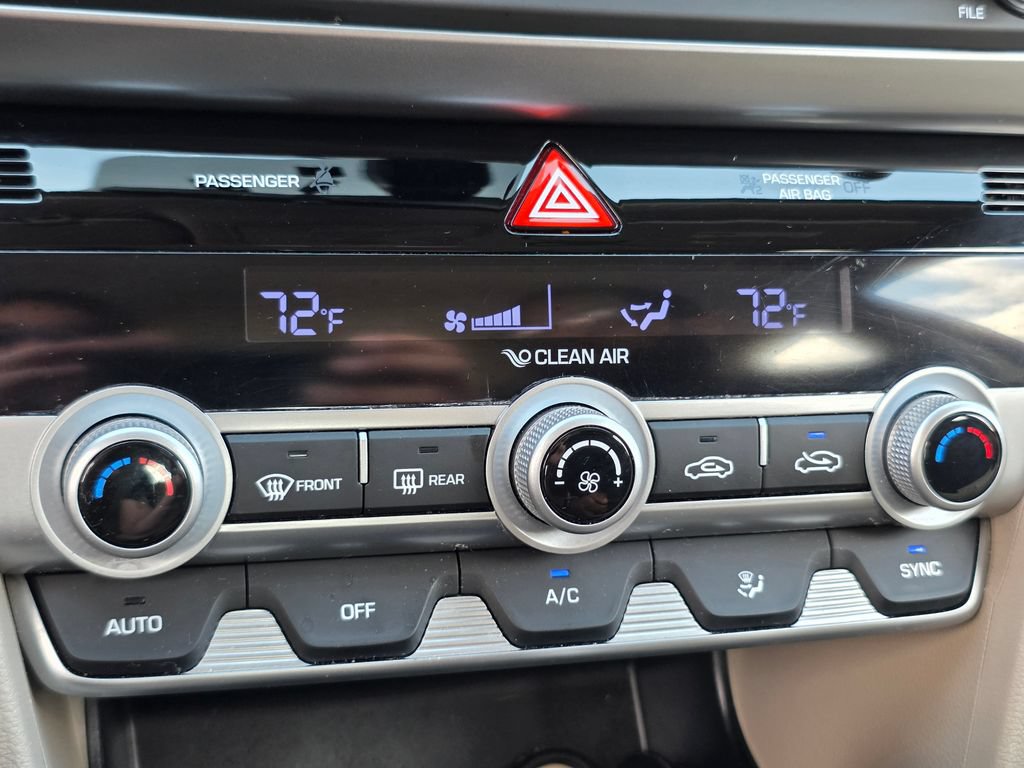 Used 2020 Hyundai Elantra SE FWD image 29