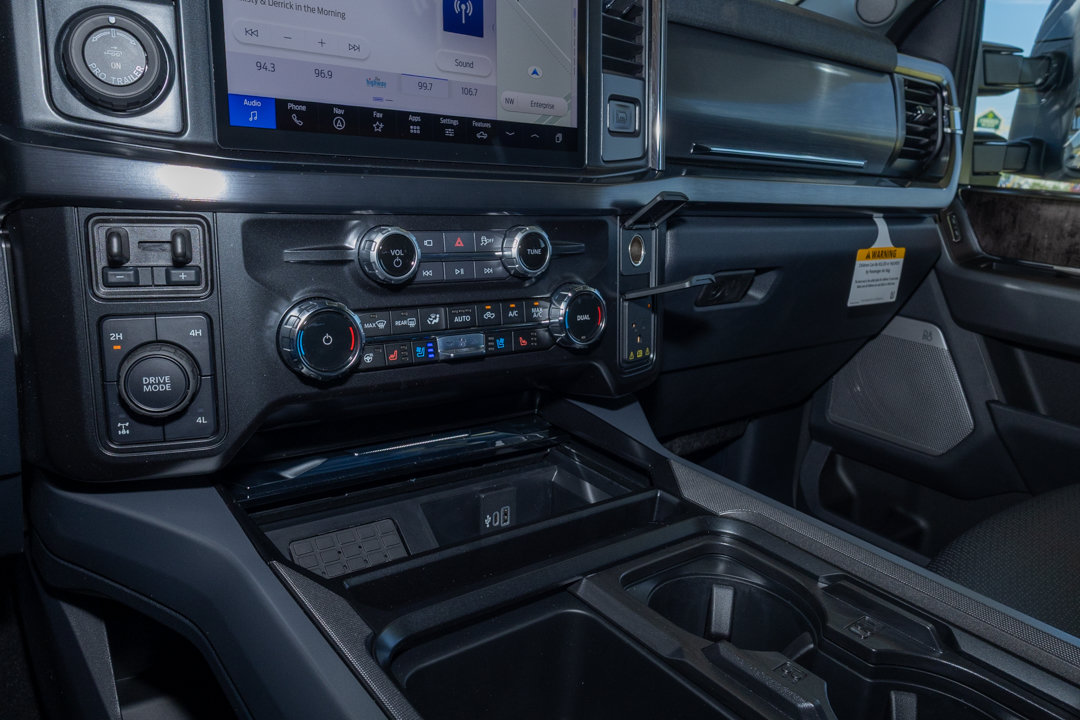New 2026 Ford F250 Lariat w/ Black Appearance Package AWD/4WD image 16