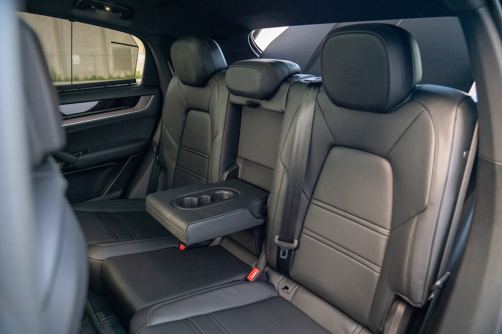 New 2026 Porsche Cayenne E-Hybrid Coupe AWD/4WD image 24